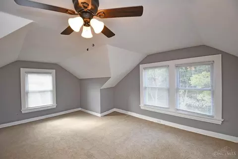 Bedroom - 278 Mcgregor Ave, Cincinnati, OH 45219 photo 11 of 13