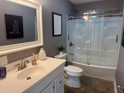 Bath - 278 Mcgregor Ave, Cincinnati, OH 45219 photo 2 of 2