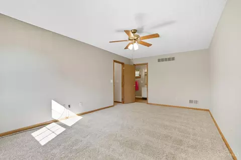 Bedroom - 3530 Oak Spring Dr, Hamilton, OH 45011 photo 3 of 9