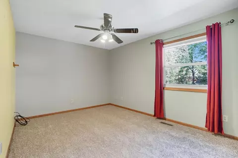 Bedroom - 3530 Oak Spring Dr, Hamilton, OH 45011 photo 8 of 9