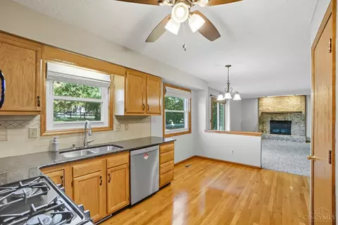 Kitchen - 3530 Oak Spring Dr, Hamilton, OH 45011 photo 1 of 5
