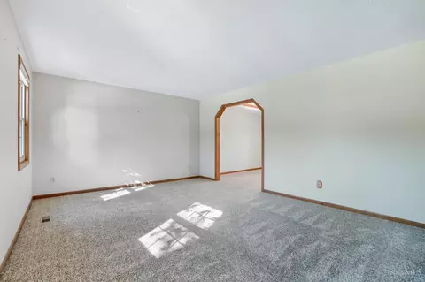 Living - 3530 Oak Spring Dr, Hamilton, OH 45011 photo 1 of 7