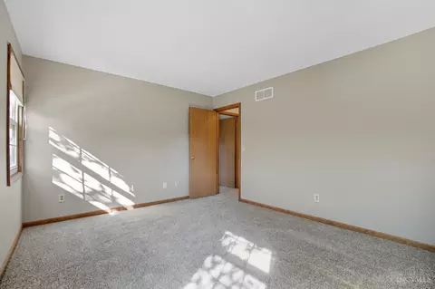 Bedroom - 3530 Oak Spring Dr, Hamilton, OH 45011 photo 5 of 9