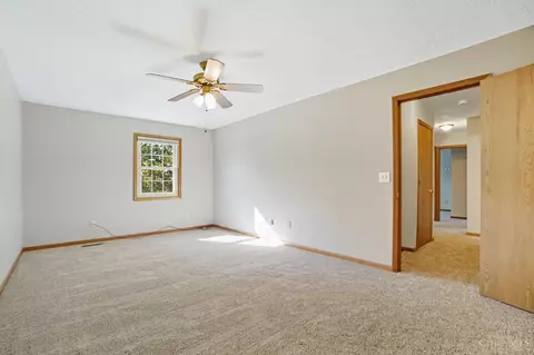 Bedroom - 3530 Oak Spring Dr, Hamilton, OH 45011 photo 2 of 9
