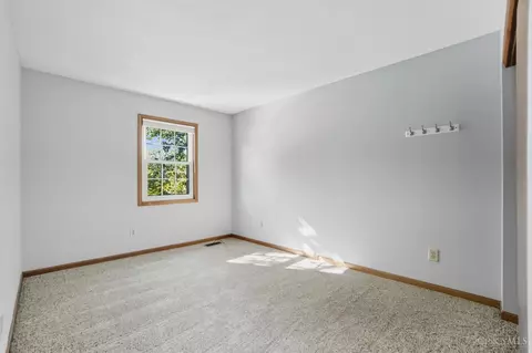 Bedroom - 3530 Oak Spring Dr, Hamilton, OH 45011 photo 6 of 9