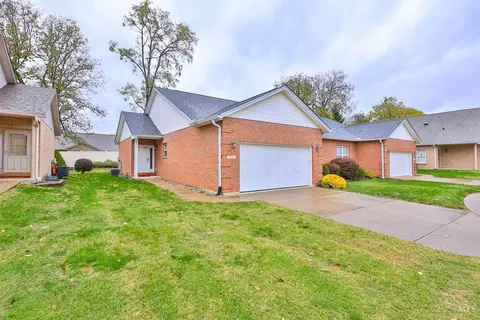 328 Lauryn Meadows Ct, Fairfield, OH 45014