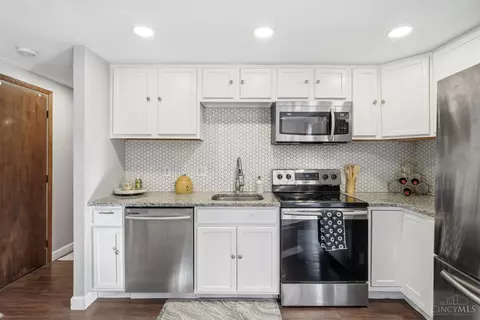 Kitchen - 2148 Julie Ter, Reading, OH 45215 photo 5 of 5