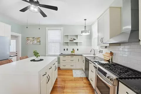 Kitchen - 2191 Townsend Rd, Cincinnati, OH 45238 photo 6 of 8