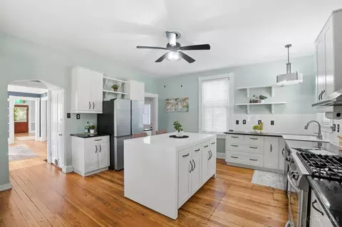 Kitchen - 2191 Townsend Rd, Cincinnati, OH 45238 photo 2 of 8
