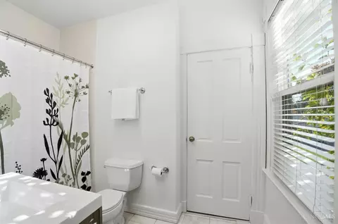 Bath - 2191 Townsend Rd, Cincinnati, OH 45238 photo 2 of 4