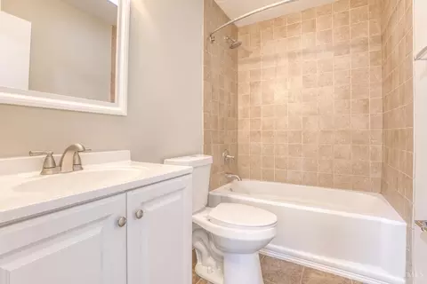 Bath - 833 Galbraith Rd, Cincinnati, OH 45231 photo 2 of 2