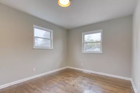 Bedroom - 833 Galbraith Rd, Cincinnati, OH 45231 photo 3 of 4