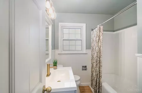 Bath - 10410 Maria Ave, Cincinnati, OH 45231 photo 1 of 1