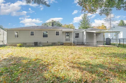 Exterior - 10410 Maria Ave, Cincinnati, OH 45231 photo 5 of 7