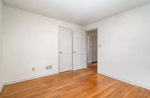 Bedroom - 10410 Maria Ave, Cincinnati, OH 45231 photo 4 of 6