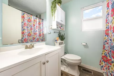 Bath - 521 Spring Ave, Franklin, OH 45005 photo 1 of 1
