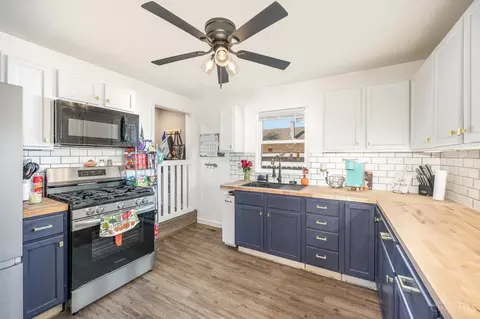 Kitchen - 521 Spring Ave, Franklin, OH 45005 photo 2 of 3