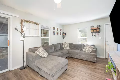 Living - 521 Spring Ave, Franklin, OH 45005 photo 1 of 1