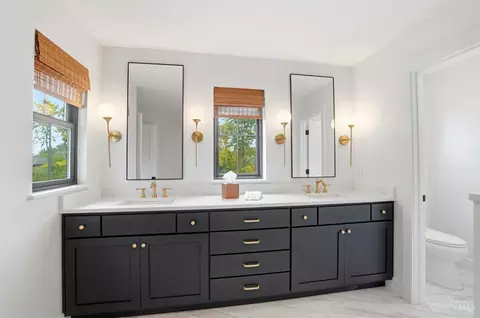 Bath - 4832 Prospect Ave, Blue Ash, OH 45242 photo 4 of 12