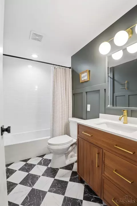 Bath - 4832 Prospect Ave, Blue Ash, OH 45242 photo 10 of 12