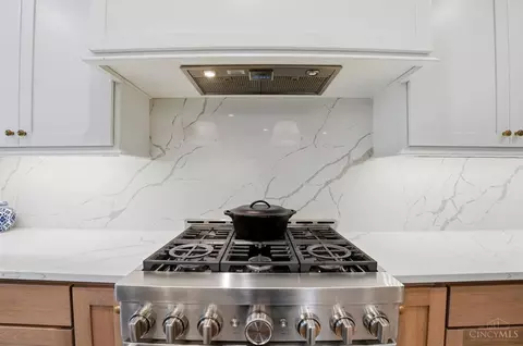 Kitchen - 4832 Prospect Ave, Blue Ash, OH 45242 photo 7 of 8