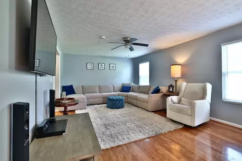 Living - 5879 Eagle Creek Ct, Hamilton Township, OH 45039 photo 2 of 3