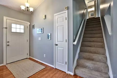 Entry Way - 5879 Eagle Creek Ct, Hamilton Township, OH 45039 photo 1 of 3