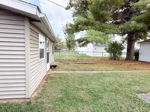 Exterior - 715 Corwin Ave, Hamilton, OH 45015 photo 9 of 20