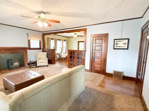 Living - 715 Corwin Ave, Hamilton, OH 45015 photo 3 of 9
