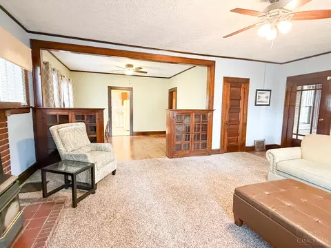 Living - 715 Corwin Ave, Hamilton, OH 45015 photo 7 of 9