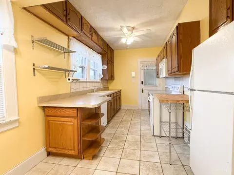 Kitchen - 715 Corwin Ave, Hamilton, OH 45015 photo 3 of 6