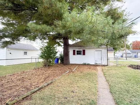 Exterior - 715 Corwin Ave, Hamilton, OH 45015 photo 6 of 20