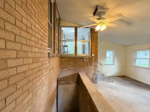 Exterior - 715 Corwin Ave, Hamilton, OH 45015 photo 5 of 20