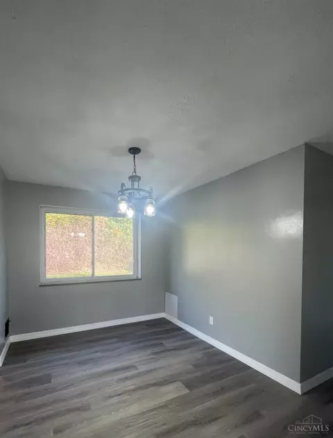 Dining - 6792 Golfway Dr, Cincinnati, OH 45239 photo 1 of 1