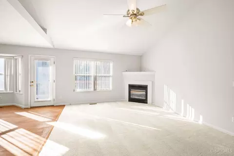 8211 Melrose Ln, Maineville, OH 45039 photo 6