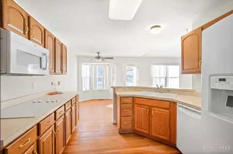 8211 Melrose Ln, Maineville, OH 45039 photo 12