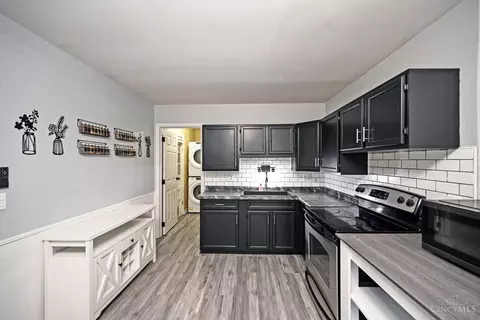 Kitchen - 4322 Beechmont Dr, Cincinnati, OH 45244 photo 2 of 6