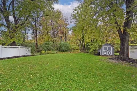 Exterior - 4322 Beechmont Dr, Cincinnati, OH 45244 photo 7 of 10