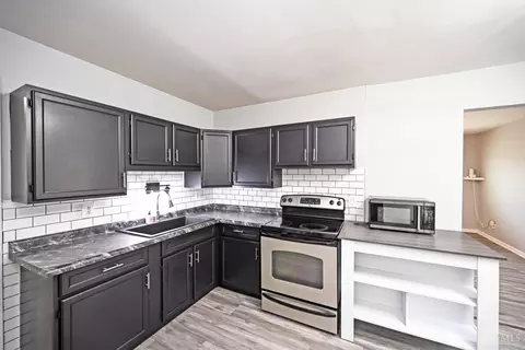 Kitchen - 4322 Beechmont Dr, Cincinnati, OH 45244 photo 4 of 6