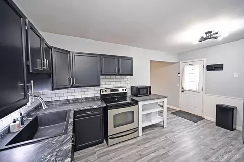 Kitchen - 4322 Beechmont Dr, Cincinnati, OH 45244 photo 5 of 6
