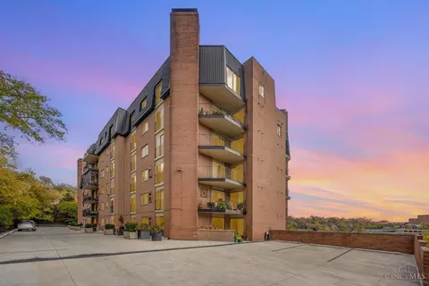 880 Rue De La Paix, Cincinnati, OH 45220