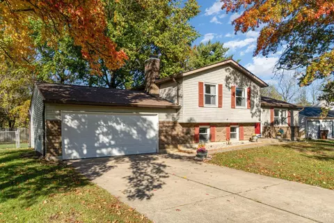 Exterior - 615 Regents Rd, Cincinnati, OH 45245 photo 7 of 7