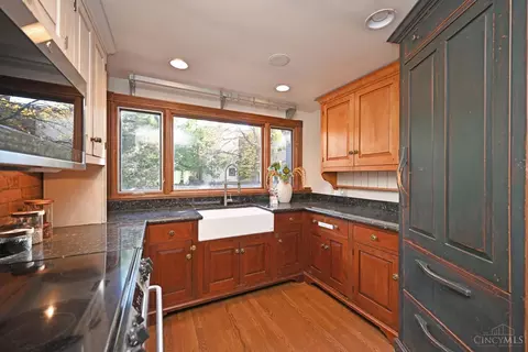 913 Paradrome St, Cincinnati, OH 45202 photo 5