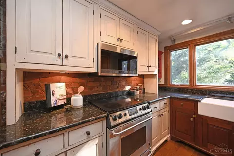 913 Paradrome St, Cincinnati, OH 45202 photo 12