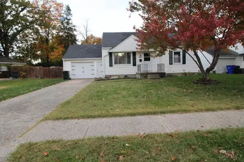 121 Cedar Ln, Hamilton, OH 45013
