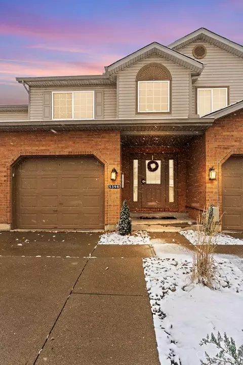 5398 Harbourwatch Way, Mason, OH 45040