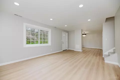Living - 6169 Sheed Rd, Cincinnati, OH 45247 photo 1 of 2