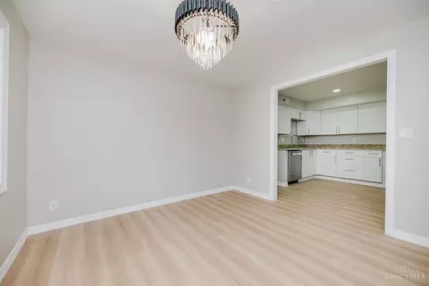 Dining - 6169 Sheed Rd, Cincinnati, OH 45247 photo 1 of 1