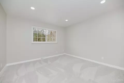 Bedroom - 6169 Sheed Rd, Cincinnati, OH 45247 photo 3 of 6