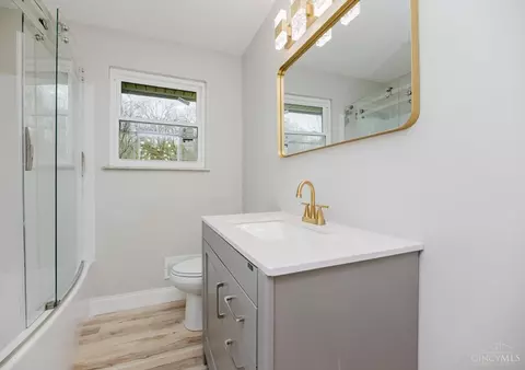 Bath - 6169 Sheed Rd, Cincinnati, OH 45247 photo 5 of 6